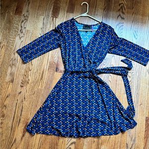 EUC Leota Faux Wrap Dress with A-Line skirt and belt